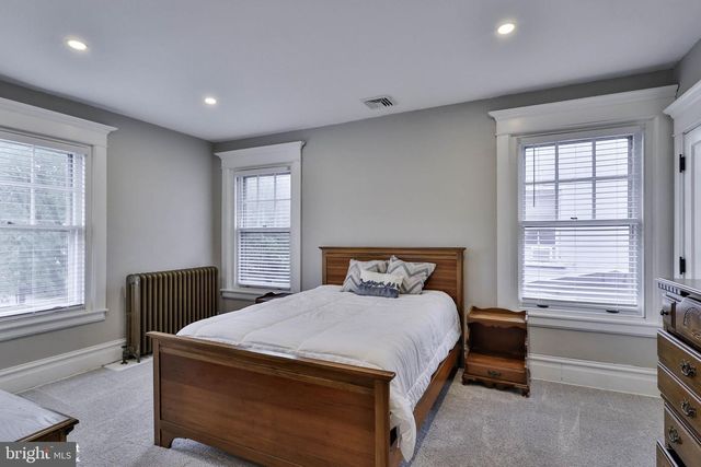 433 SENECA ST, Bethlehem, PA 18015