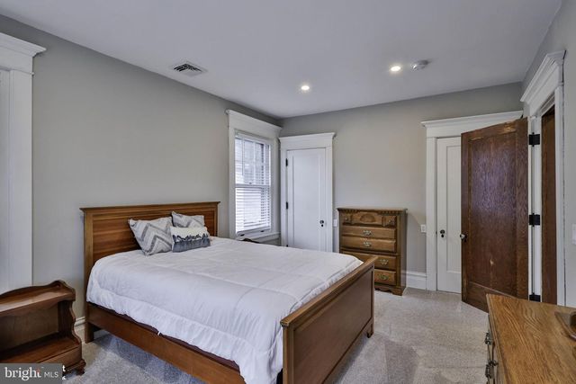 433 SENECA ST, Bethlehem, PA 18015
