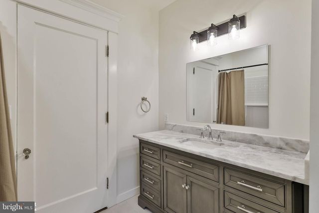 433 SENECA ST, Bethlehem, PA 18015