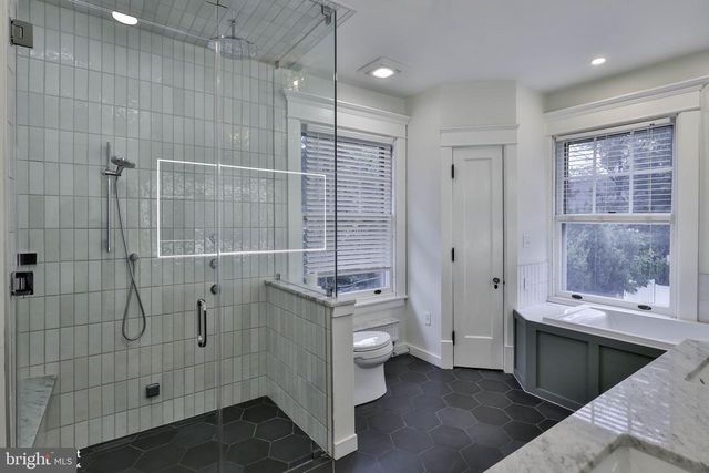 433 SENECA ST, Bethlehem, PA 18015