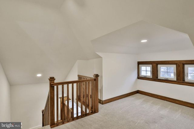 433 SENECA ST, Bethlehem, PA 18015