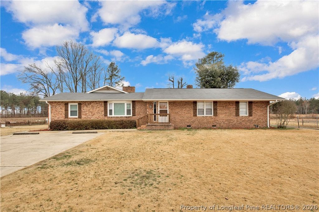 8161 E 130 Highway, Maxton, NC 28364 — exterior