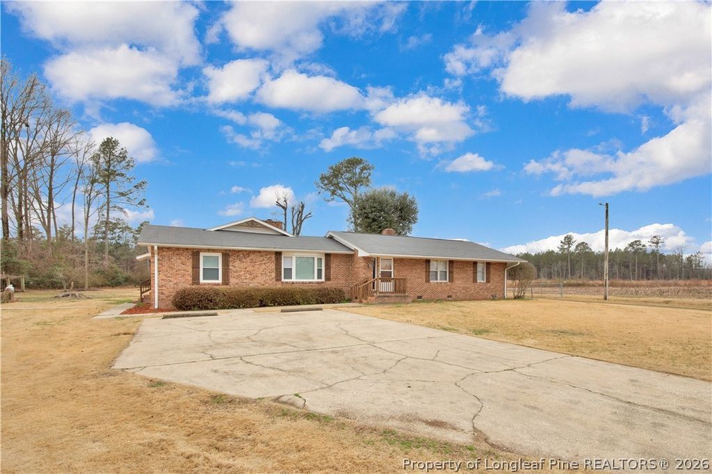8161 E 130 Highway, Maxton, NC 28364 — photo 2