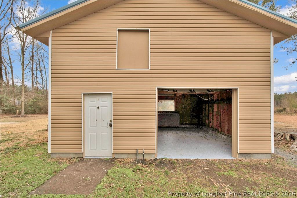 8161 E 130 Highway, Maxton, NC 28364 — photo 33