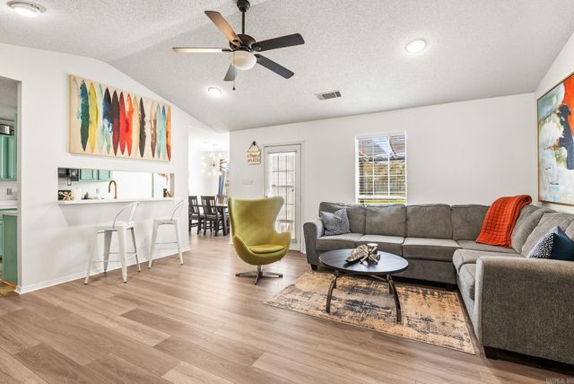 44 Meadow Ridge Loop, Maumelle, AR 72113