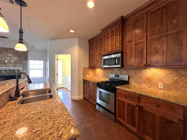 1605 McKinley Ave W, Austin, TX 78702