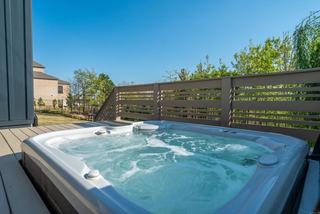 20 Waterview Garden Lane, Roland, AR 72135