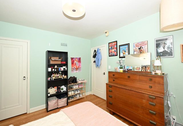 2944 N 70th STREET, Wauwatosa, WI 53210