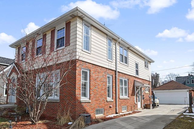 2944 N 70th STREET, Wauwatosa, WI 53210