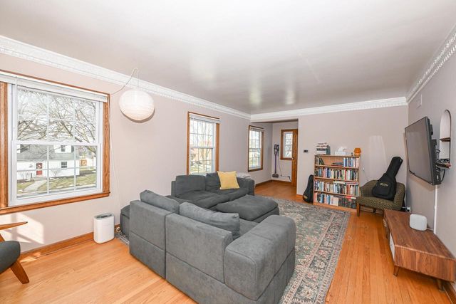 2944 N 70th STREET, Wauwatosa, WI 53210