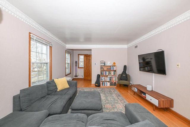 2944 N 70th STREET, Wauwatosa, WI 53210