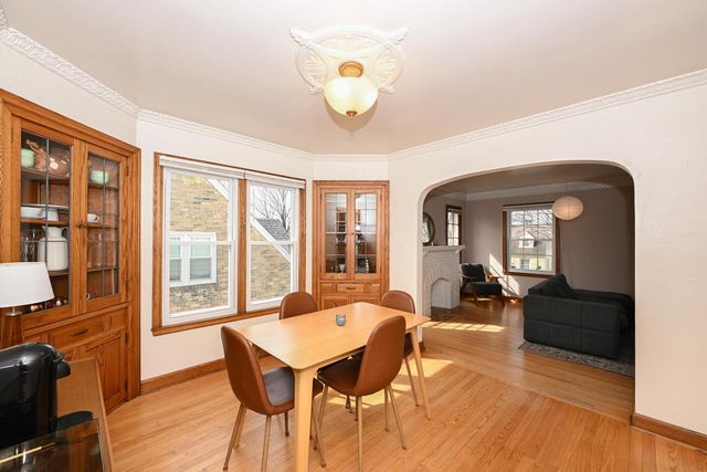 2944 N 70th STREET, Wauwatosa, WI 53210