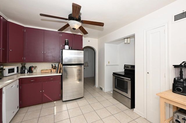 2944 N 70th STREET, Wauwatosa, WI 53210