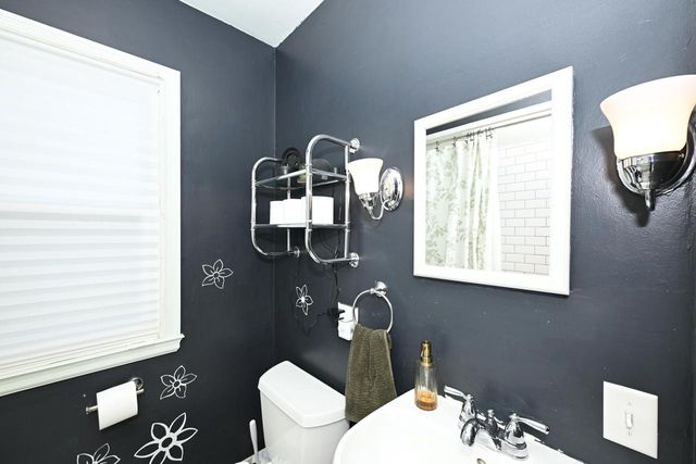 2944 N 70th STREET, Wauwatosa, WI 53210