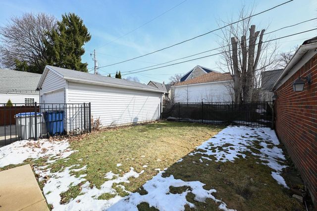 2944 N 70th STREET, Wauwatosa, WI 53210