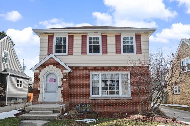 2944 N 70th STREET, Wauwatosa, WI 53210