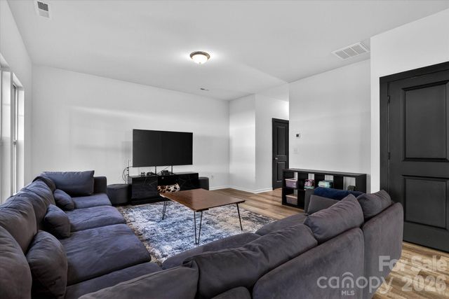 548 Kingsway Circle, Charlotte, NC 28214