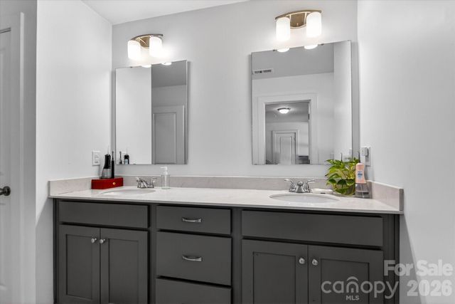 548 Kingsway Circle, Charlotte, NC 28214