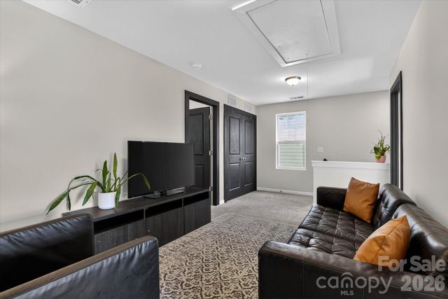 548 Kingsway Circle, Charlotte, NC 28214