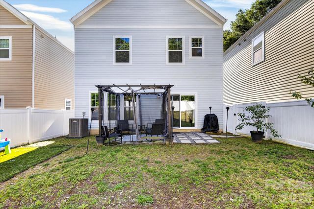 548 Kingsway Circle, Charlotte, NC 28214