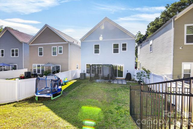 548 Kingsway Circle, Charlotte, NC 28214