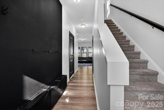 548 Kingsway Circle, Charlotte, NC 28214