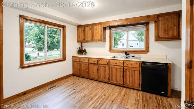 18407 Garfield, Redford Charter Township, MI 48240