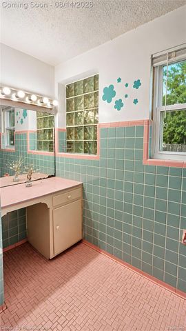 18407 Garfield, Redford Charter Township, MI 48240