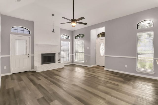 111 Homestead Drive, Lancaster, TX 75146