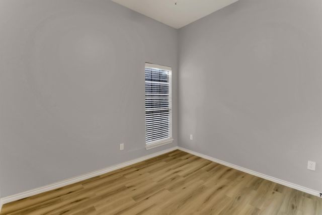 111 Homestead Drive, Lancaster, TX 75146