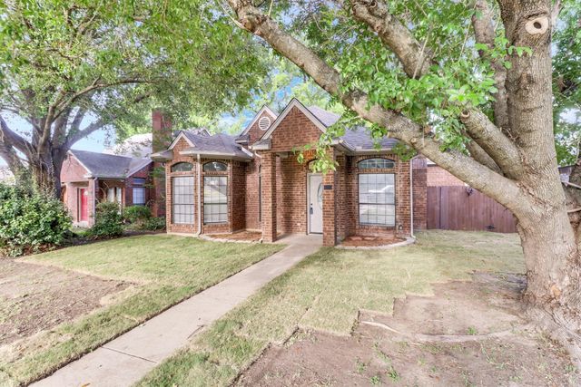 111 Homestead Drive, Lancaster, TX 75146