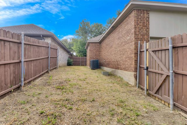 111 Homestead Drive, Lancaster, TX 75146
