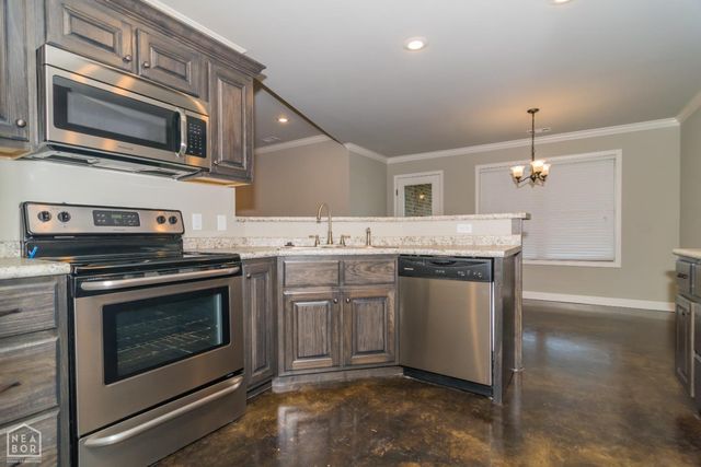 208 Lake Drive, Jonesboro, AR 72405