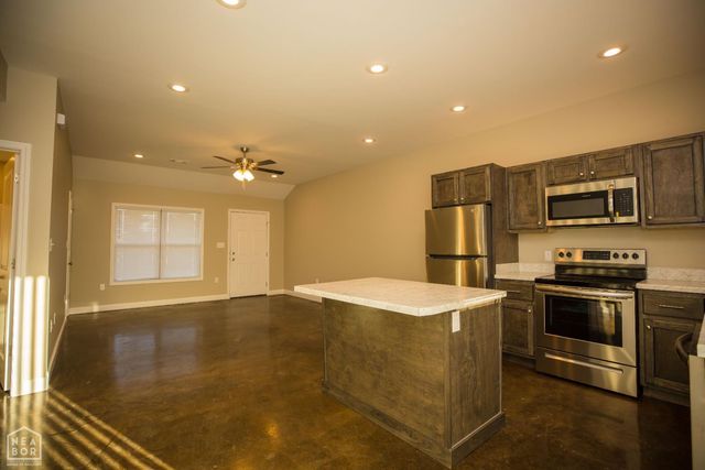 208 Lake Drive, Jonesboro, AR 72405