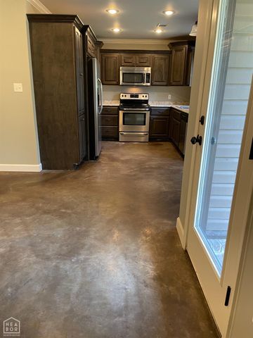 208 Lake Drive, Jonesboro, AR 72405