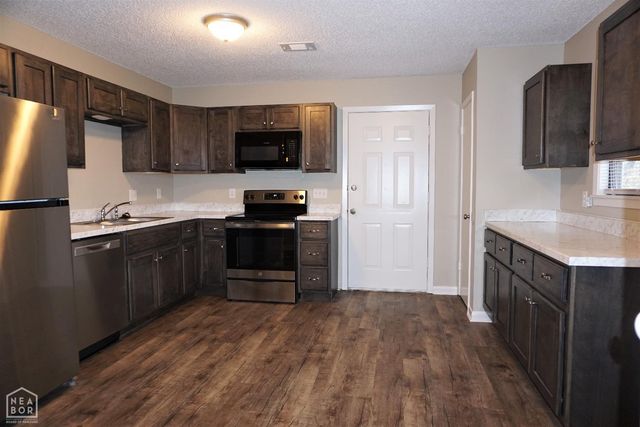 208 Lake Drive, Jonesboro, AR 72405