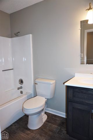 208 Lake Drive, Jonesboro, AR 72405