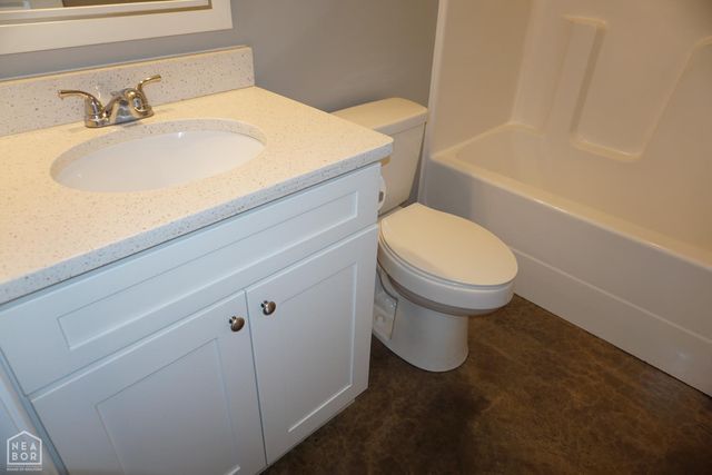 208 Lake Drive, Jonesboro, AR 72405