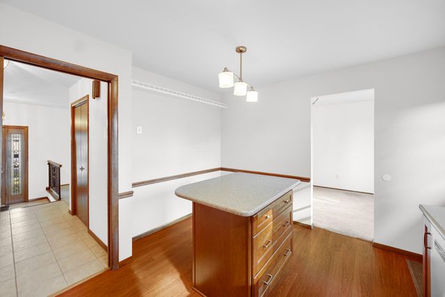 9437 Oriole Drive, Munster, IN 46321