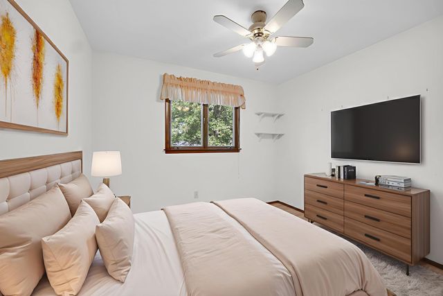 9437 Oriole Drive, Munster, IN 46321