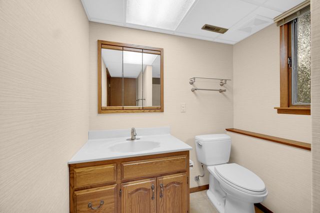 9437 Oriole Drive, Munster, IN 46321