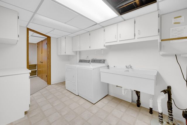 9437 Oriole Drive, Munster, IN 46321