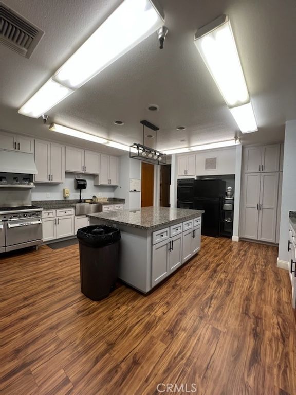 Image 25 of property listing at 1295 S Cawston Avenue 359, Hemet, CA 92545