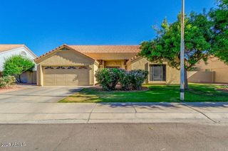 3913 E AMBERWOOD Drive, Phoenix, AZ 85048