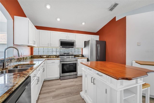 515 LAKE DAVENPORT BOULEVARD, Davenport, FL 33897