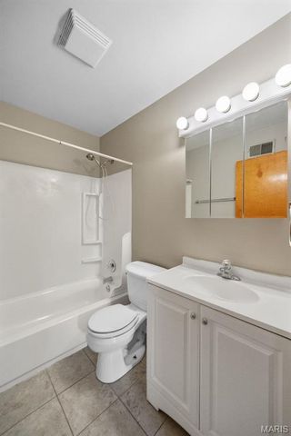 10224 Dandridge Drive, St Louis, MO 63123