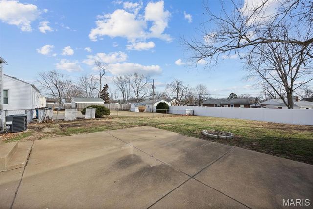 10224 Dandridge Drive, St Louis, MO 63123