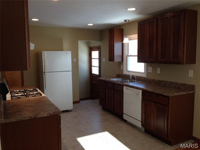 10224 Dandridge Drive, St Louis, MO 63123