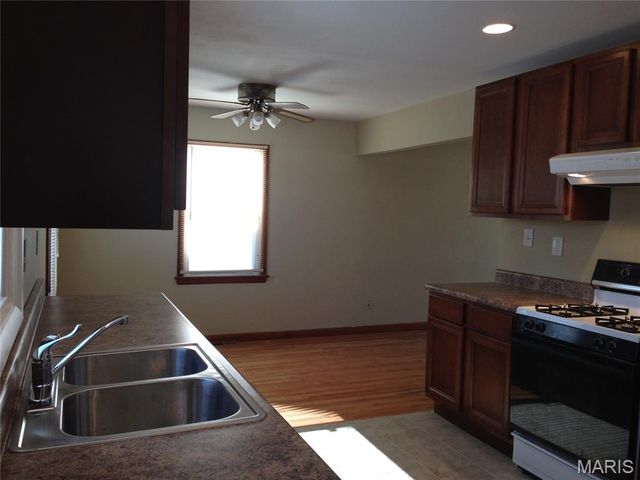 10224 Dandridge Drive, St Louis, MO 63123