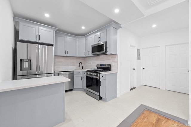 9109 Avenue A, Brooklyn, NY 11236